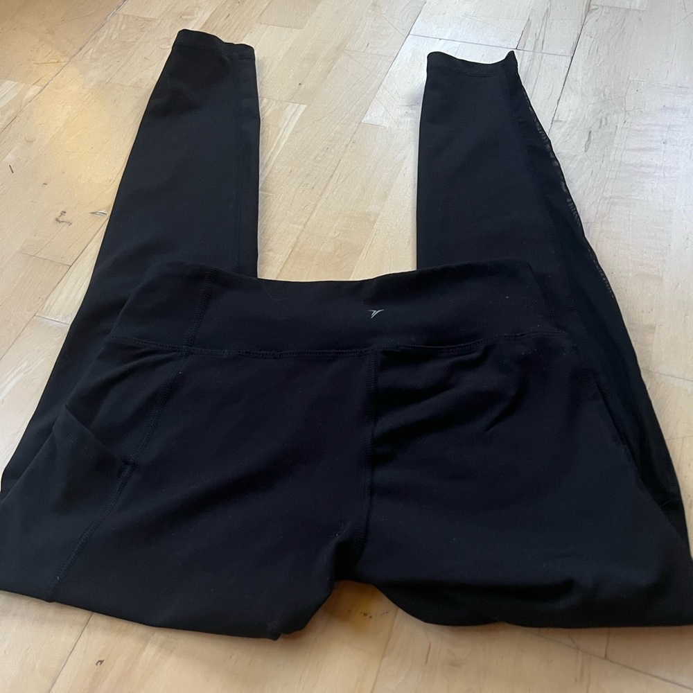 Old Navy full length black leggings with side mesh detail